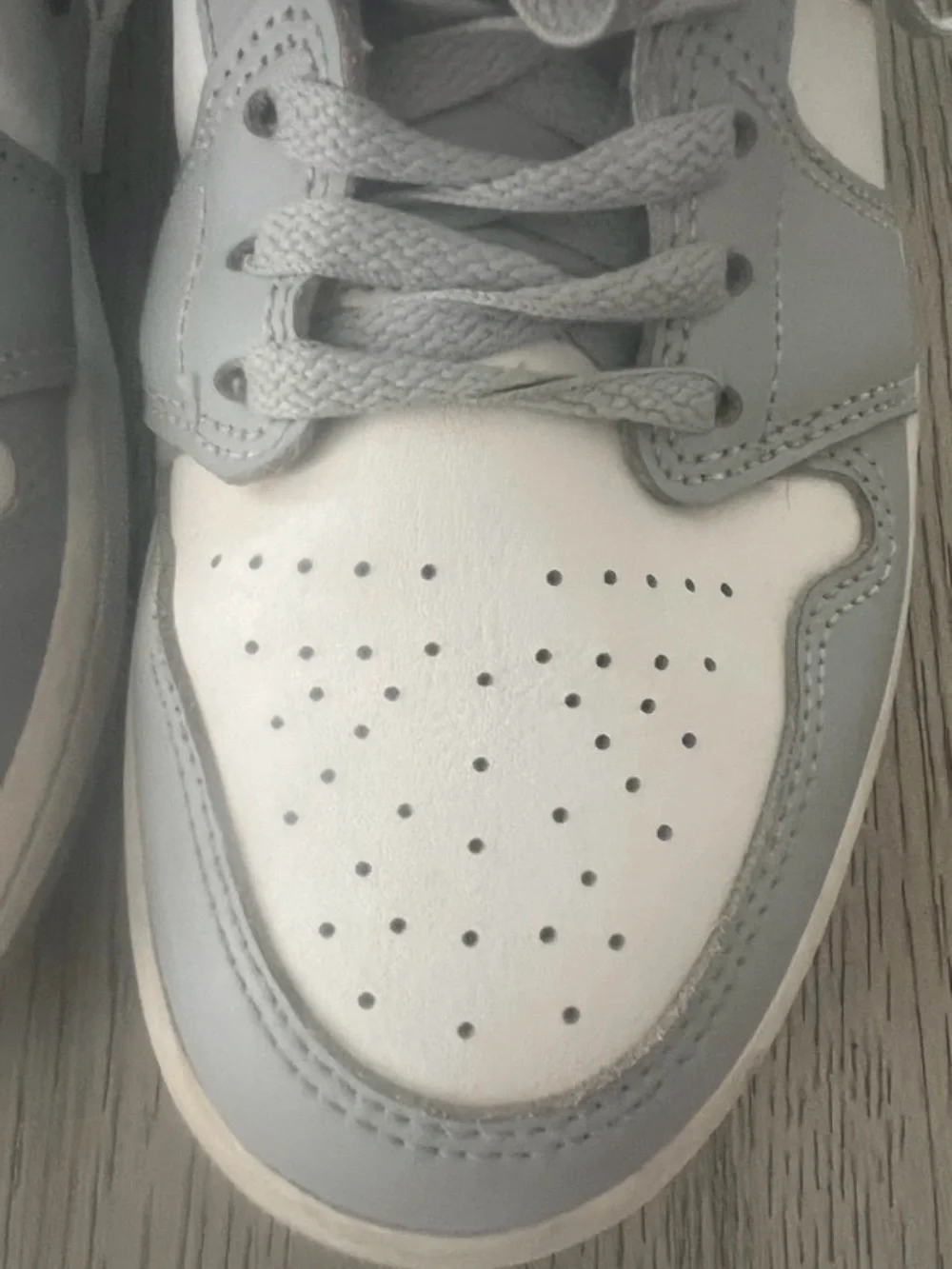 Air Jordan 1 mid wolf grey boys ' High-Top Sneakers